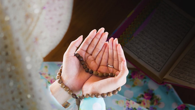دعاء اليوم السادس عشر من رمضان: “يفتح لنا أبواب الرحمة والبركة”.
